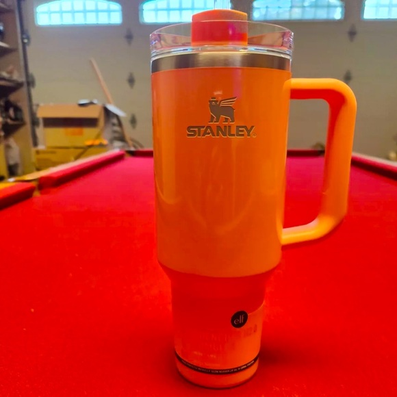 🧡 Stanley x E.L.F 40oz Tumbler Coral Fixation 🧡